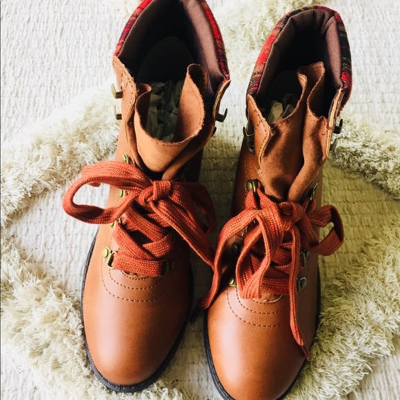 Plateau - Picture 2 of 4